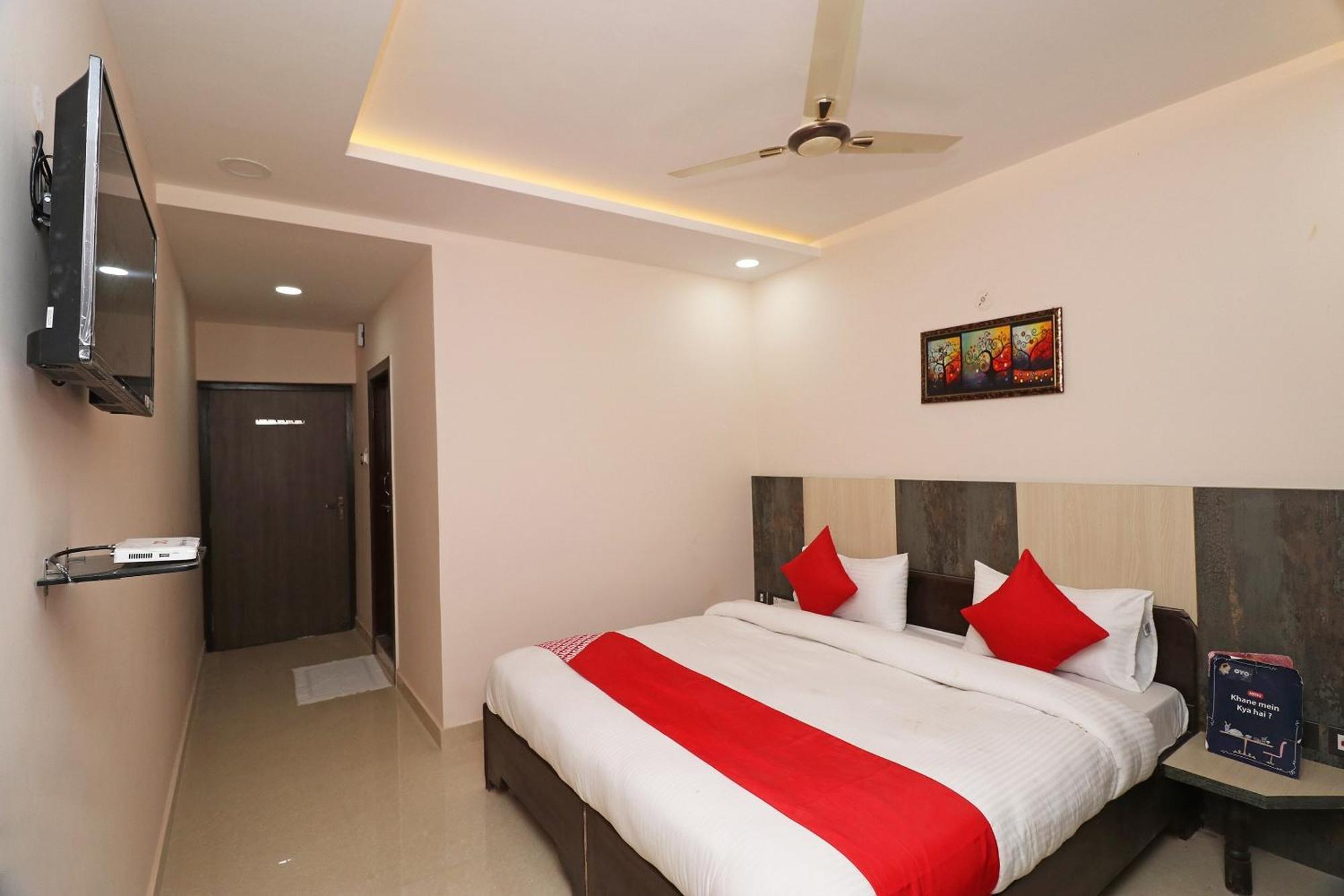 Hotel Centre Point Gorakhpur Exteriör bild