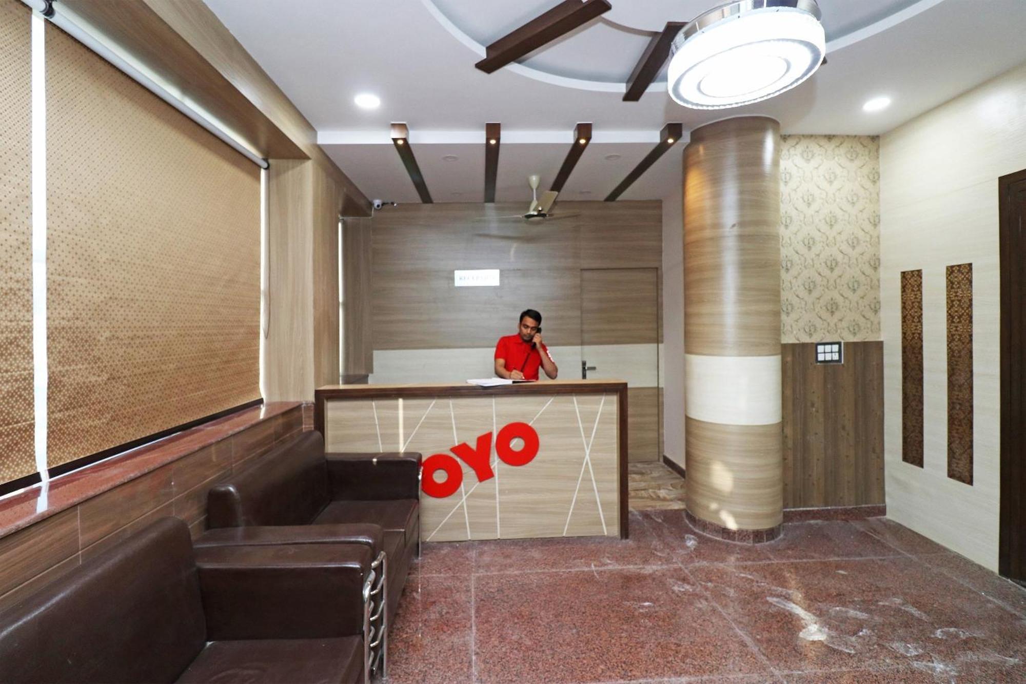 Hotel Centre Point Gorakhpur Exteriör bild