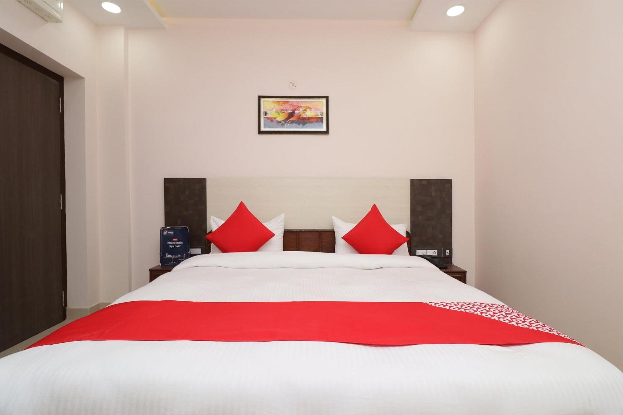 Hotel Centre Point Gorakhpur Exteriör bild