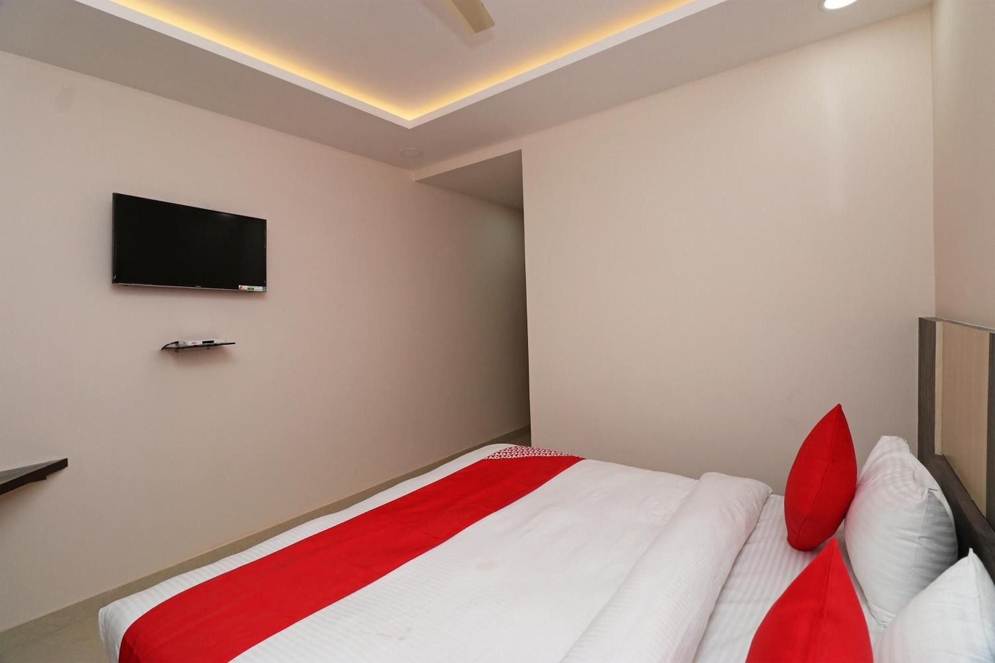 Hotel Centre Point Gorakhpur Exteriör bild