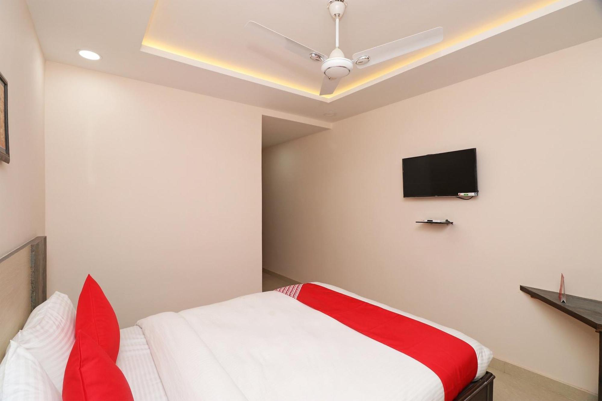 Hotel Centre Point Gorakhpur Exteriör bild