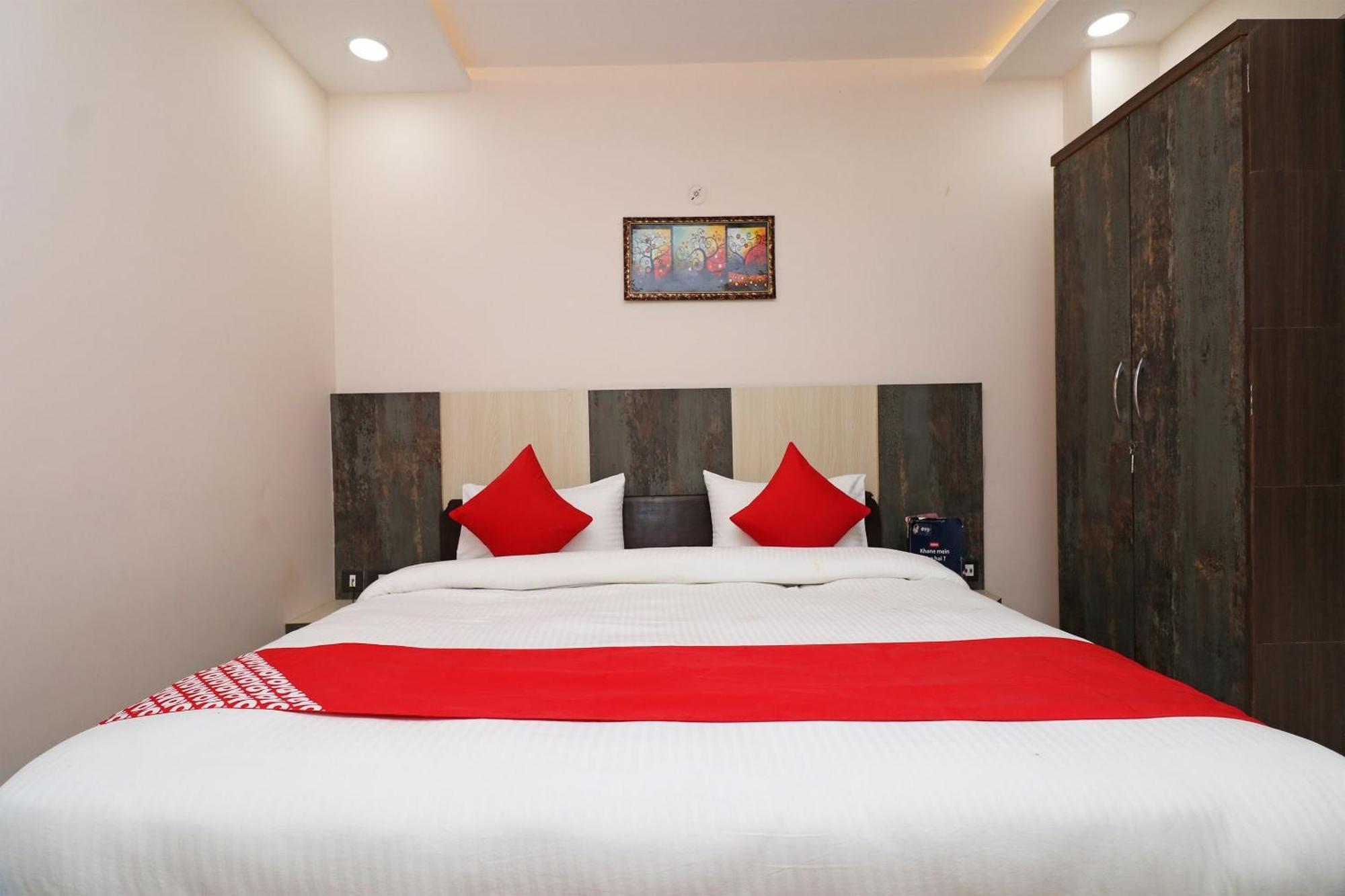 Hotel Centre Point Gorakhpur Exteriör bild