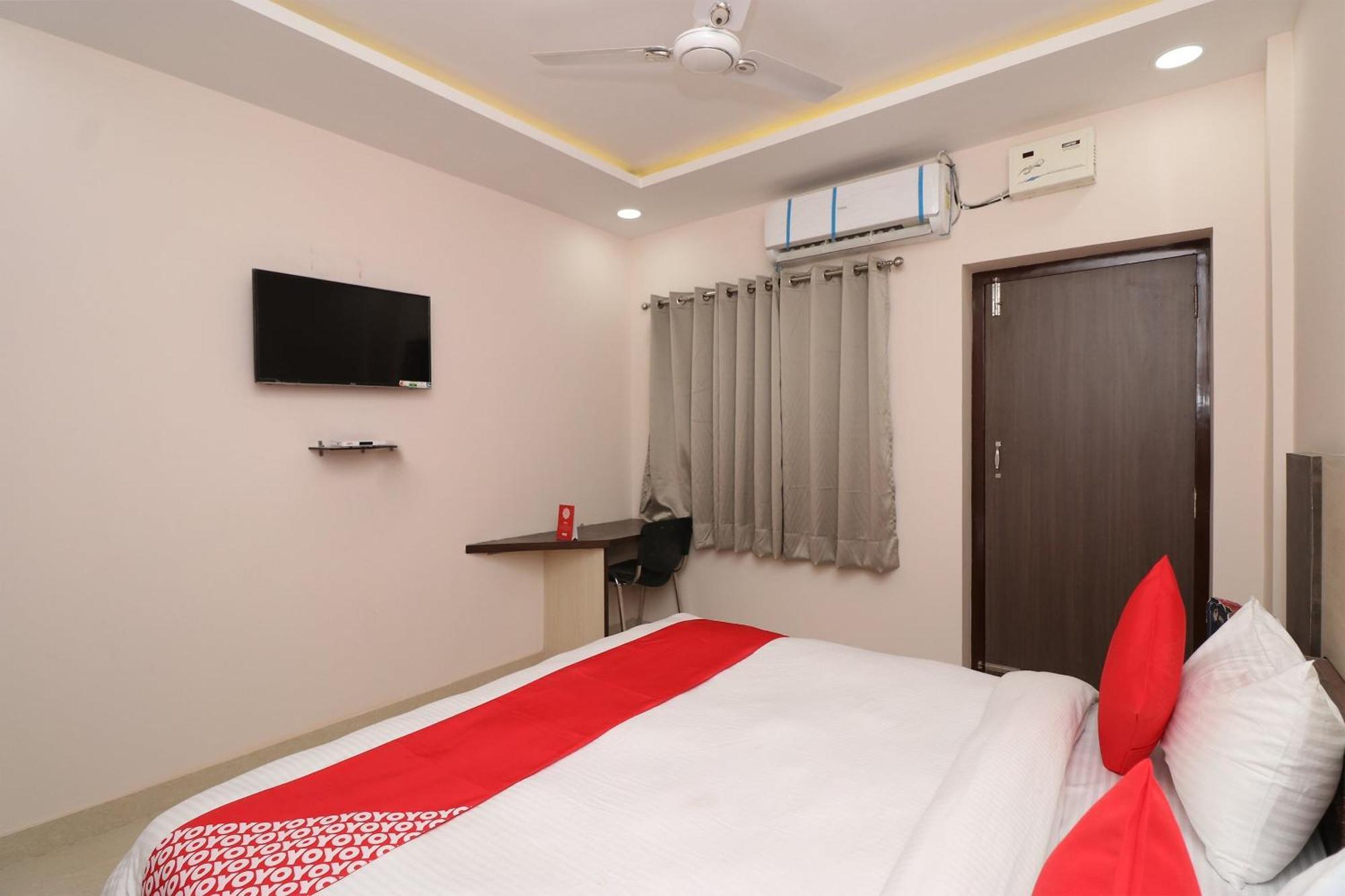 Hotel Centre Point Gorakhpur Exteriör bild