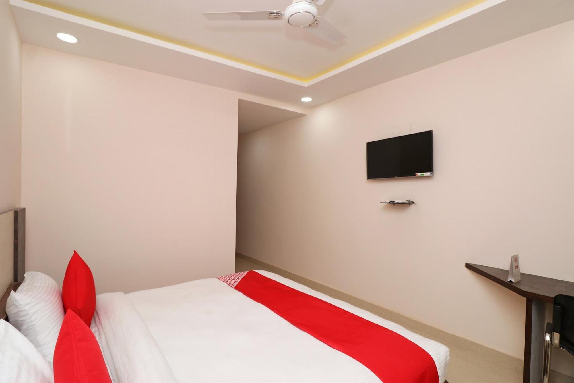 Hotel Centre Point Gorakhpur Exteriör bild