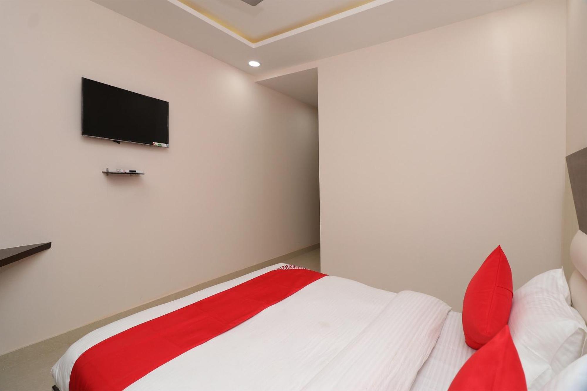Hotel Centre Point Gorakhpur Exteriör bild
