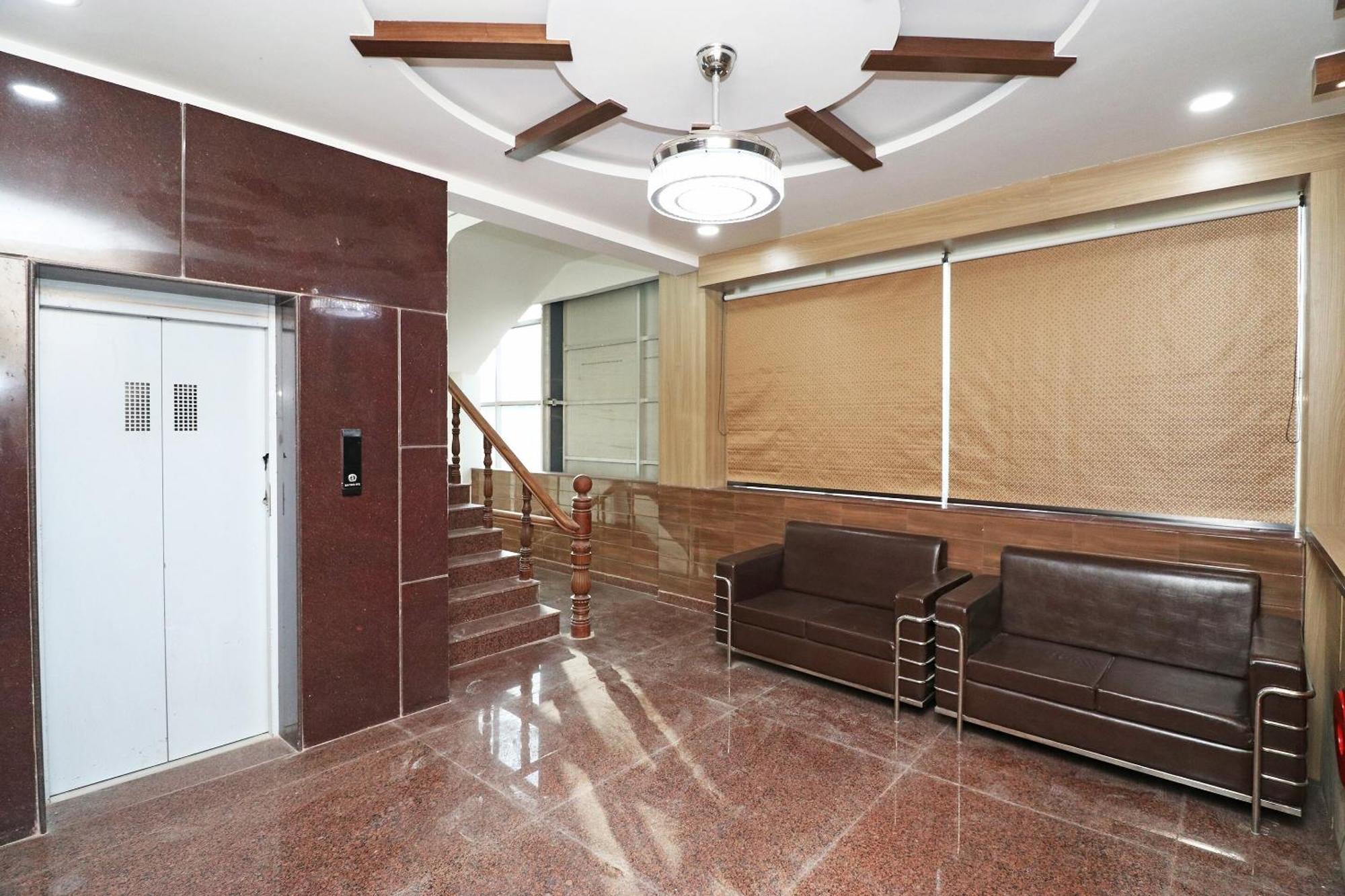 Hotel Centre Point Gorakhpur Exteriör bild